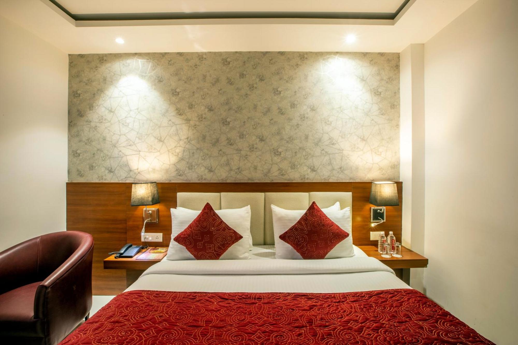 Hotel Arch Suites - Near Aerocity Ню Делхи Екстериор снимка