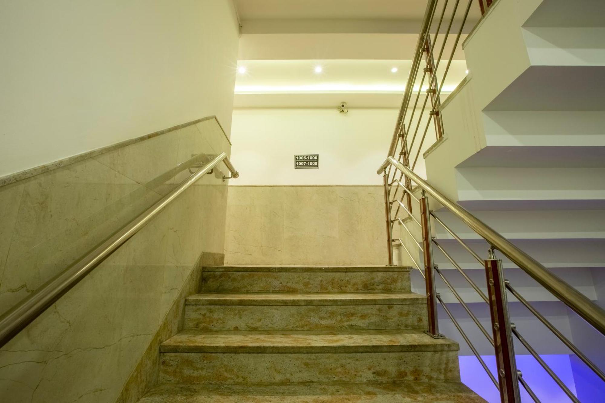 Hotel Arch Suites - Near Aerocity Ню Делхи Екстериор снимка