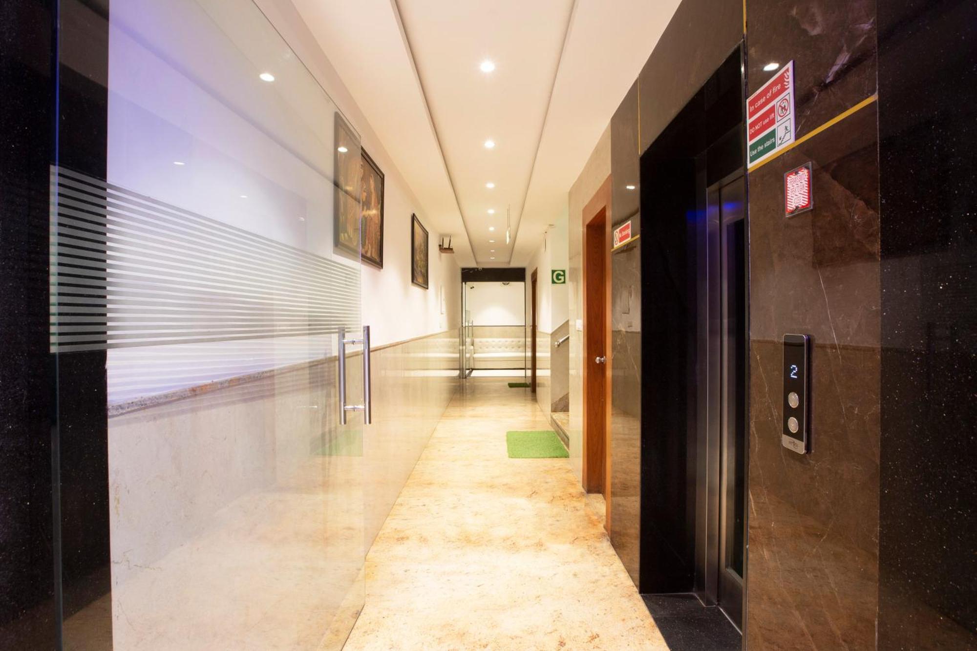 Hotel Arch Suites - Near Aerocity Ню Делхи Екстериор снимка