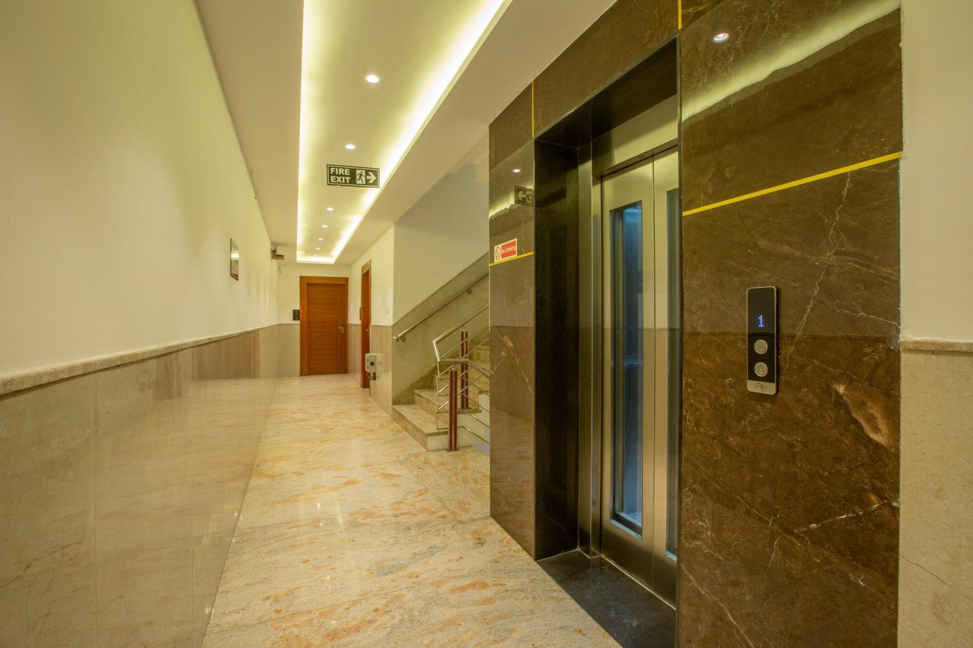 Hotel Arch Suites - Near Aerocity Ню Делхи Екстериор снимка