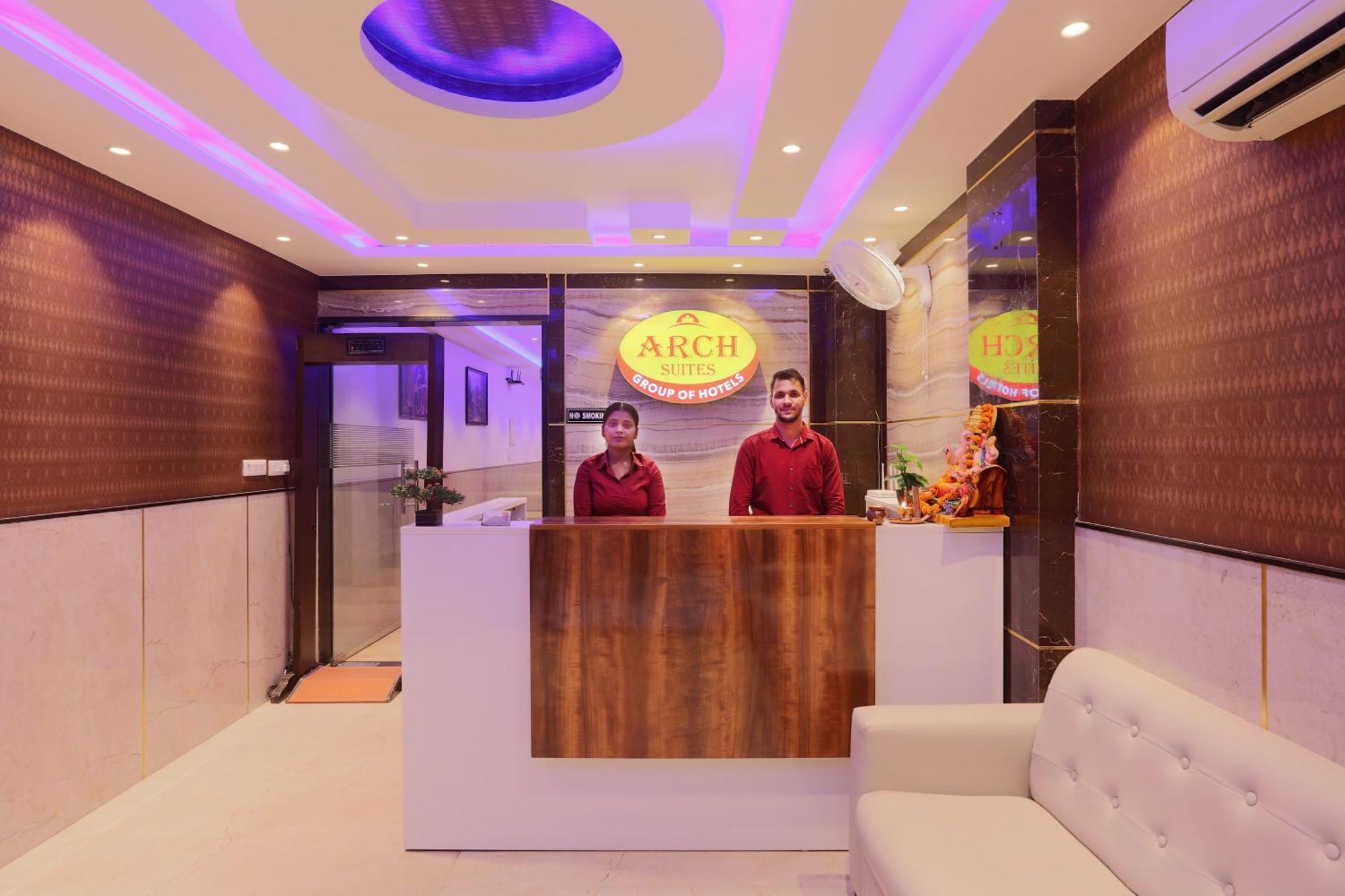 Hotel Arch Suites - Near Aerocity Ню Делхи Екстериор снимка