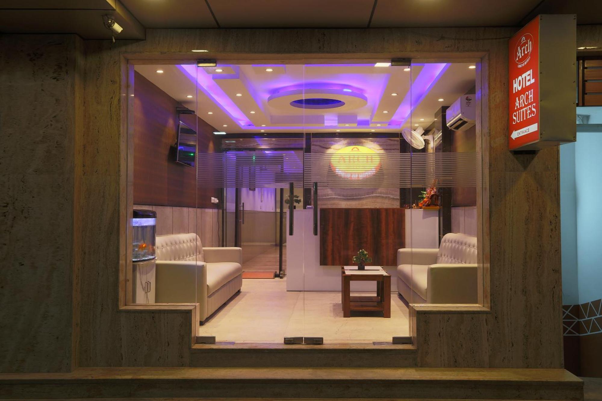 Hotel Arch Suites - Near Aerocity Ню Делхи Екстериор снимка