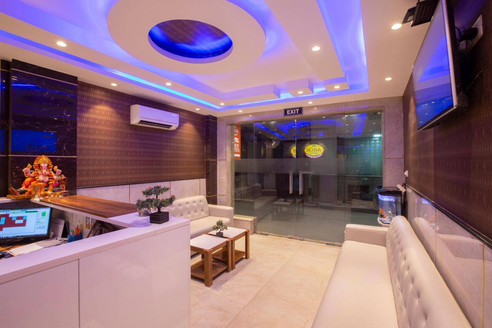 Hotel Arch Suites - Near Aerocity Ню Делхи Екстериор снимка